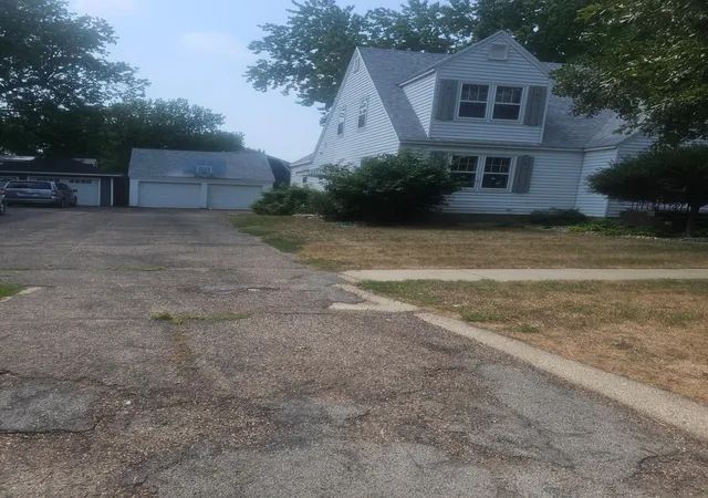 Photo 3 of Single family home for sale at 715 N Mckenzie St, Luverne, MN 56156 | MLS# 7124705 | Listing updated on 2026-09-06