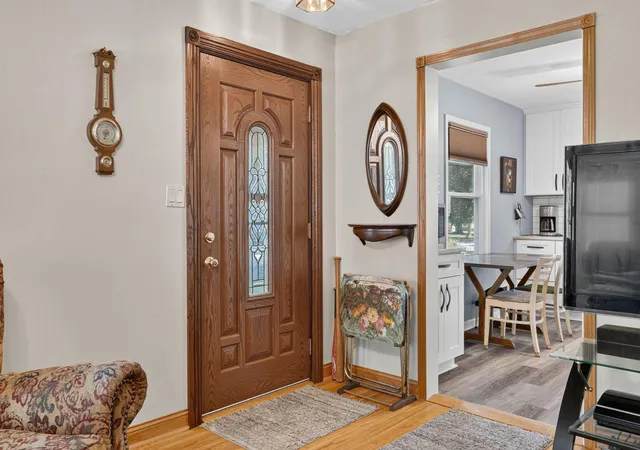 3rd image of 2030 Magoffin Ave, Saint Paul, MN 55116 | MLS# 7124706
