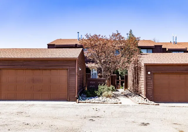 Photo 3 of Sale Pending at 1721 42nd Street S, Fargo, ND 58103 | MLS# 7124709 | Listing updated on 2026-10-22