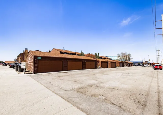 Photo 4 of Sale Pending at 1721 42nd Street S, Fargo, ND 58103 | MLS# 7124709 | Listing updated on 2026-10-22