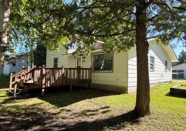 Photo 1 of Sale Pending at 606 9th Avenue Se, Roseau, MN 56751 | MLS# 7124727 | Listing updated on 2026-08-17