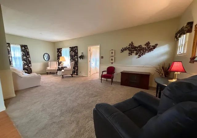 Photo 4 of Single family home for sale at 812 Bridge Ave, Albert Lea, MN 56007 | MLS# 7124739 | Listing updated on 2026-10-05