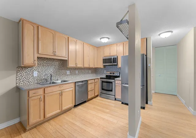 Photo 4 of Condo for sale at 2800 Hamline Ave N #313, Saint Paul, MN 55113 | MLS# 7124741 | Listing updated on 2026-10-01