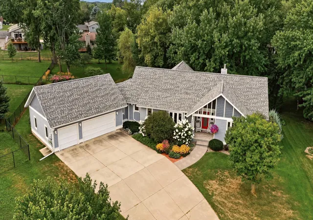 1st image of 425 Lally Ct, Zumbrota, MN 55992 | MLS# 7124742