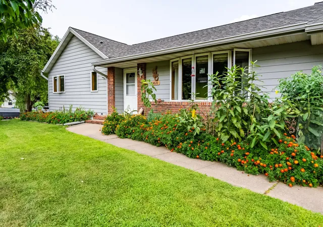 Photo 1 of Single family home for sale at 4820 13th Street, Winona, MN 55987 | MLS# 7124774 | Listing updated on 2026-09-03