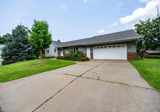 Photo 2 of Single family home for sale at 4820 13th Street, Winona, MN 55987 | MLS# 7124774 | Listing updated on 2026-09-03