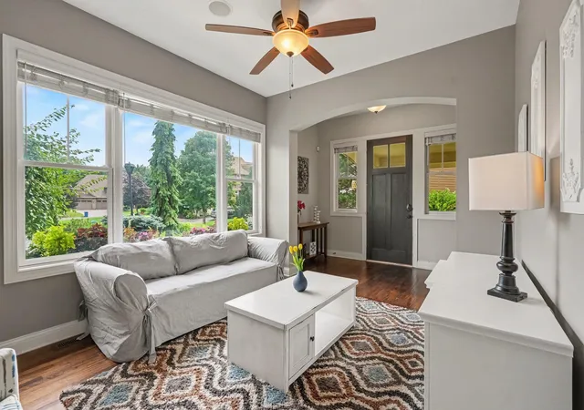 image of 11665 Azure Ct, Inver Grove Heights, MN 55077 | MLS# 7124793