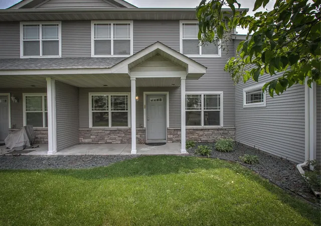1st image of 717 Park Brook Rd Nw, Isanti, MN 55040 | MLS# 7124812