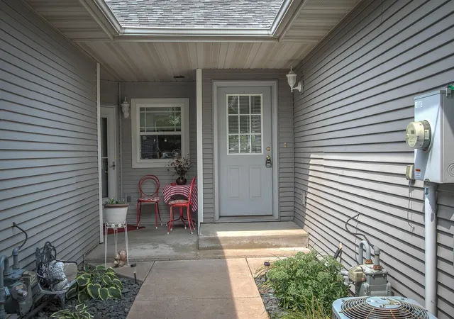 Photo 3 of Single family home for sale at 717 Park Brk Rd Nw, Isanti, MN 55040 | MLS# 7124812 | Listing updated on 2026-08-27