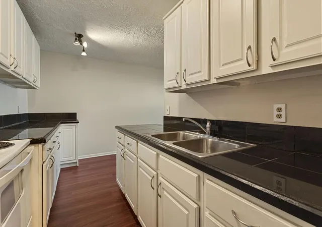 Photo 4 of Condo for sale at 2616 Harriet Ave #110, Minneapolis, MN 55408 | MLS# 7124822 | Listing updated on 2026-09-28