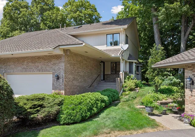 Photo 1 of Sale Pending at 1159 Hollybrook Dr, Wayzata, MN 55391 | MLS# 7124834 | Listing updated on 2026-08-30