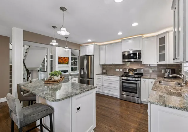 Photo 3 of Sale Pending at 1159 Hollybrook Dr, Wayzata, MN 55391 | MLS# 7124834 | Listing updated on 2026-08-30