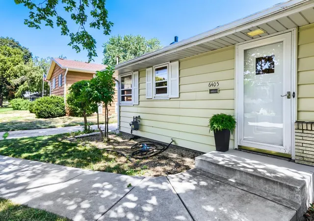 Photo 3 of Sale Pending at 6405 Irving Ave S, Minneapolis, MN 55423 | MLS# 7124842 | Listing updated on 2026-09-17