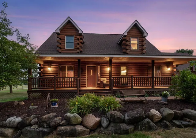Photo 3 of Single family home for sale at 1157 River Dr, River Falls, WI 54022 | MLS# 7124851 | Listing updated on 2026-08-29