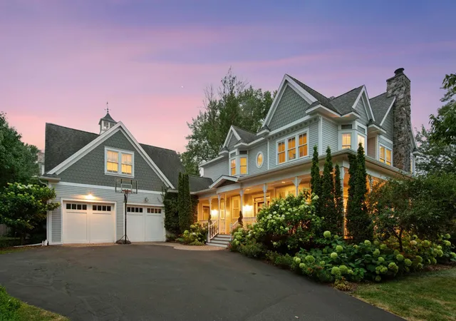 1st image of 20575 Summerville Rd, Excelsior, MN 55331 | MLS# 7124873