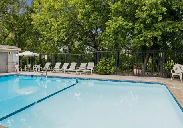 2nd image of 2130 Ridge Dr, Minneapolis, MN 55416