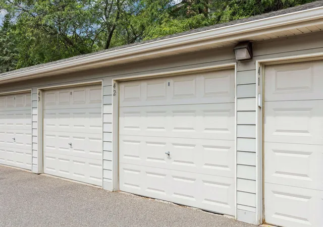 27th image of 2130 Ridge Dr #23, Minneapolis, MN 55416 | MLS# 7124874