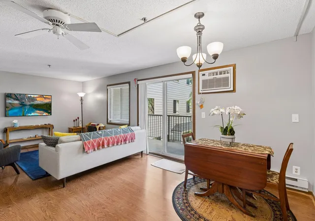 4th image of 2130 Ridge Dr #23, Minneapolis, MN 55416 | MLS# 7124874