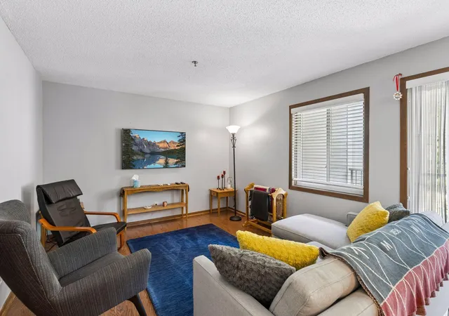 5th image of 2130 Ridge Dr #23, Minneapolis, MN 55416 | MLS# 7124874