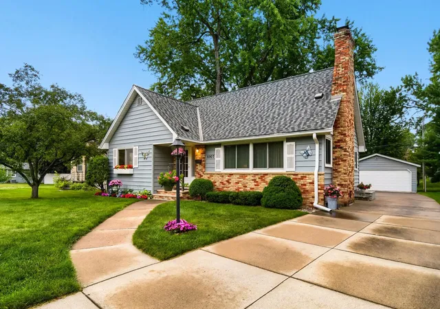 Photo 3 of Single family home for sale at 6907 46th Avenue N, Minneapolis, MN 55428 | MLS# 7124898 | Listing updated on 2026-09-01