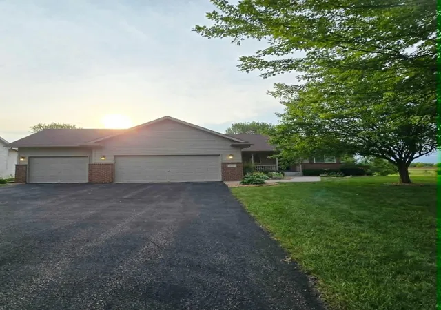 Photo 3 of Sale Pending at 1015 Bluestem Ln, Lester Prairie, MN 55354 | MLS# 7124900 | Listing updated on 2026-08-29