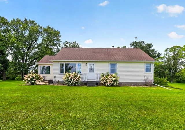 2nd image of 9321 105th Ave Sw, Hayfield, MN 55940 | MLS# 7124927