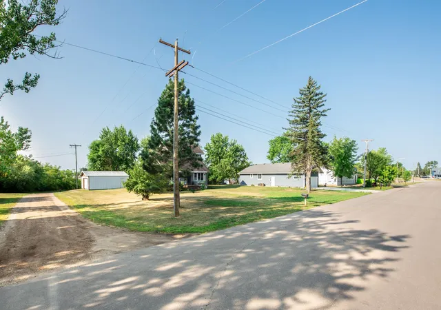 Photo 29 of Single family home for sale at 221 E Lake St, Parkers Prairie, MN 56361 | MLS# 7124939 | Listing updated on 2026-08-18