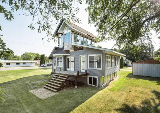 4th image of 221 E Lake St, Parkers Prairie, MN 56361 | MLS# 7124939