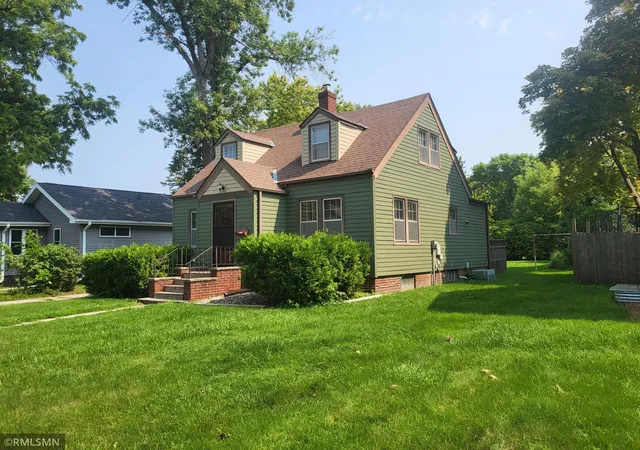 Photo 3 of Sale Pending at 919 6th Street Sw, Willmar, MN 56201 | MLS# 7124950 | Listing updated on 2026-09-16