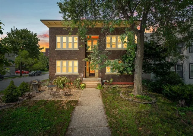 Listing Photo 2 - Condo for sale in building located at 3654 Lyndale Ave S, Minneapolis, MN 55409 - Unit #1