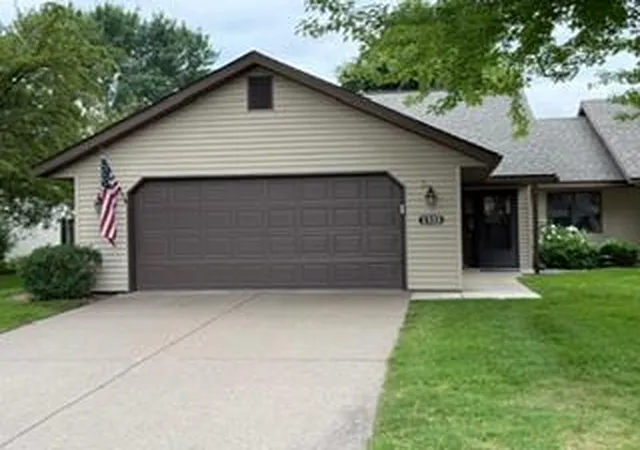 Photo 1 of Sale Pending at 1333 Jefferson St, Hastings, MN 55033 | MLS# 7124970 | Listing updated on 2026-09-13