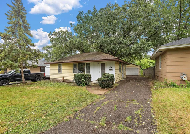 2nd image of 6921 W 24th St, Minneapolis, MN 55426 | MLS# 7124988