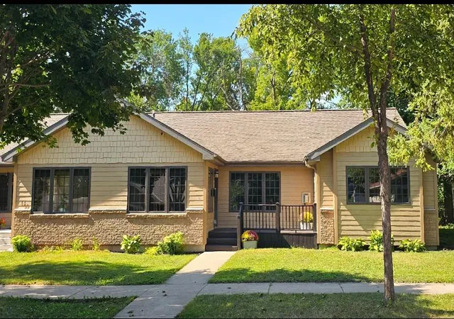 Photo 1 of Sale Pending at 13 E 3rd Street, Morris, MN 56267 | MLS# 7124999 | Listing updated on 2026-10-20