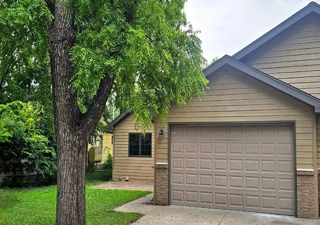 Photo 3 of Sale Pending at 13 E 3rd Street, Morris, MN 56267 | MLS# 7124999 | Listing updated on 2026-10-20