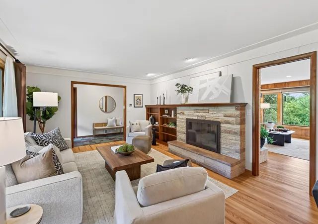 5th image of 15753 Cedar Ridge Rd, Eden Prairie, MN 55347 | MLS# 7125005