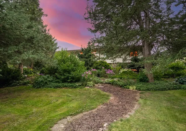 71st image of 15753 Cedar Ridge Rd, Eden Prairie, MN 55347 | MLS# 7125005