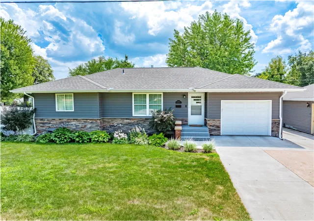 Photo 3 of Single family home for sale at 3008 29th Avenue Ne, Minneapolis, MN 55418 | MLS# 7125023 | Listing updated on 2026-08-29