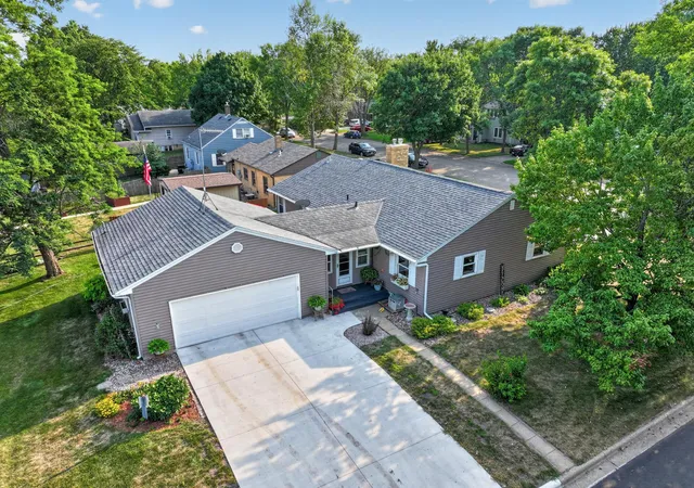 Photo 3 of Sale Pending at 1401 Bryant St, Alexandria, MN 56308 | MLS# 7125045 | Listing updated on 2026-08-26