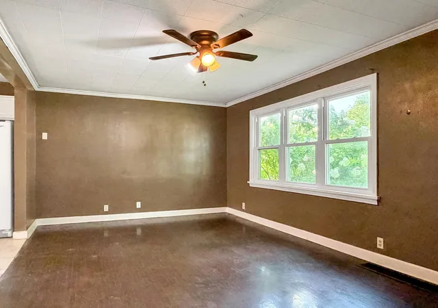 Photo 3 of Single family home for sale at 504 Edgewood Ave, Albert Lea, MN 56007 | MLS# 7125046 | Listing updated on 2026-08-11