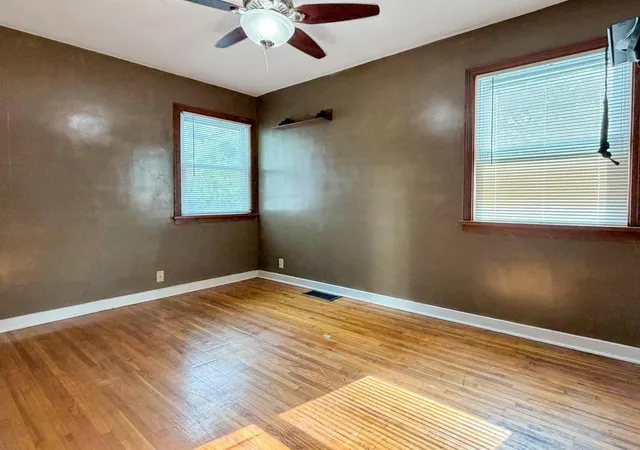 Photo 4 of Single family home for sale at 504 Edgewood Ave, Albert Lea, MN 56007 | MLS# 7125046 | Listing updated on 2026-08-11