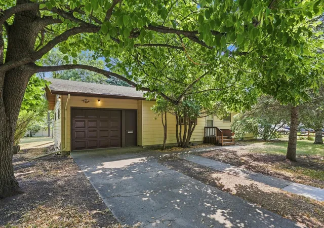 2nd image of 1216 Elm St S, Moorhead, MN 56560 | MLS# 7125053