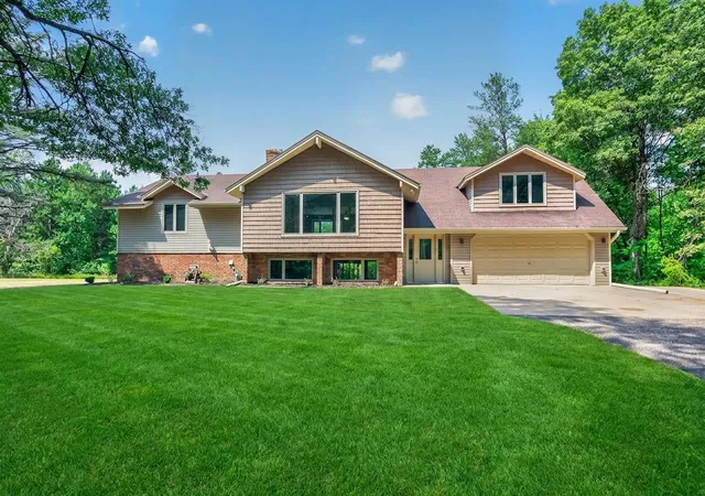 1st image of 20740 Viking Blvd Ne, Wyoming, MN 55092 | MLS# 7125100