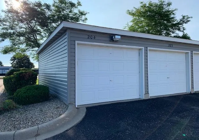 Listing Photo 5 - Condo for sale in building located at 880 Lyn Wy, Hastings, MN 55033 - Unit #204