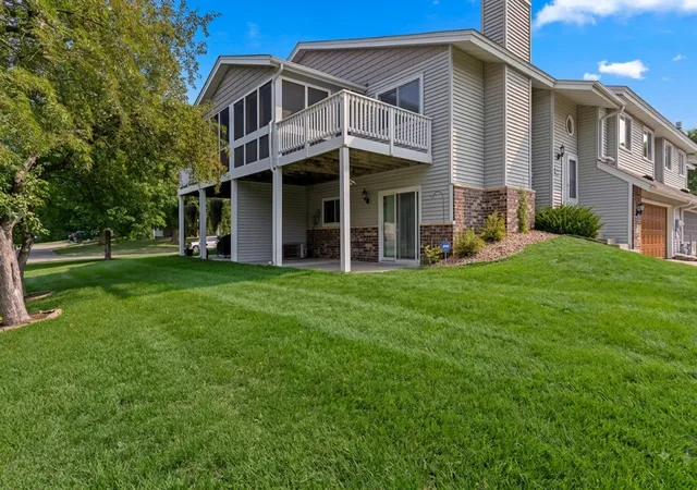 Photo 3 of Sale Pending at 3388 Juliet Dr, Saint Paul, MN 55125 | MLS# 7125130 | Listing updated on 2026-08-24