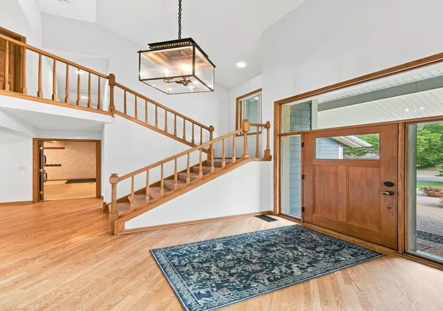Photo 3 of Single family home for sale at 10340 Summer Pl, Eden Prairie, MN 55347 | MLS# 7125133 | Listing updated on 2026-10-06