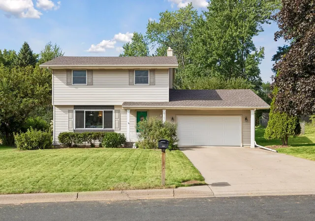 Photo 2 of Single family home for sale at 2525 Blomquist Ave, Saint Paul, MN 55110 | MLS# 7125137 | Listing updated on 2026-09-03