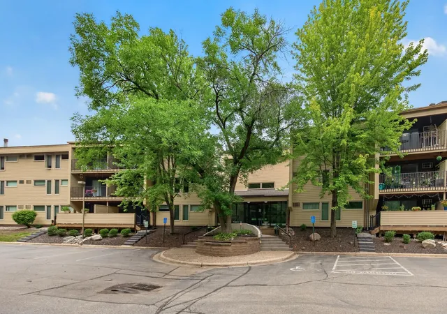 Photo 2 of Condo for sale at 12600 Parkwood Dr #110, Burnsville, MN 55337 | MLS# 7125144 | Listing updated on 2026-08-27