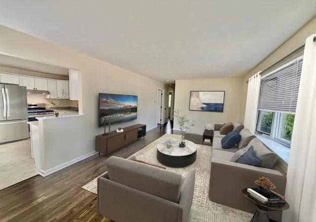 Photo 2 of Single family home for sale at 2021 Chambers St, Maplewood, MN 55109 | MLS# 7125151 | Listing updated on 2026-09-15