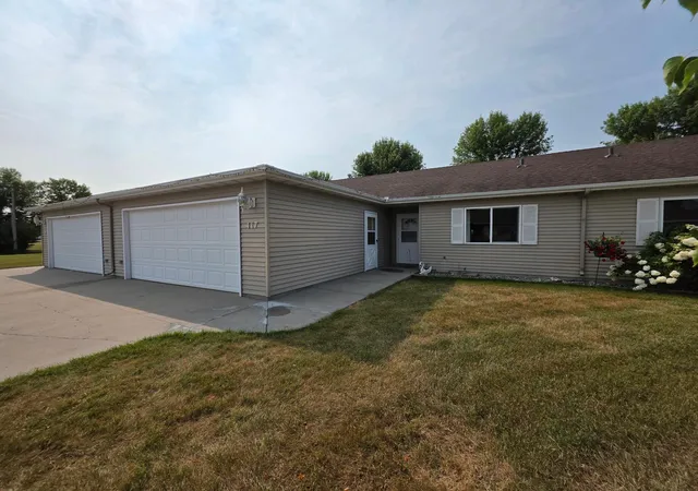 1st image of 417 2nd St Nw, Dilworth, MN 56529 | MLS# 7125163