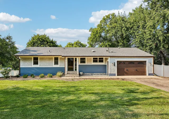 Photo 1 of Sale Pending at 19112 Townline Rd, Minnetonka, MN 55345 | MLS# 7125179 | Listing updated on 2026-08-22